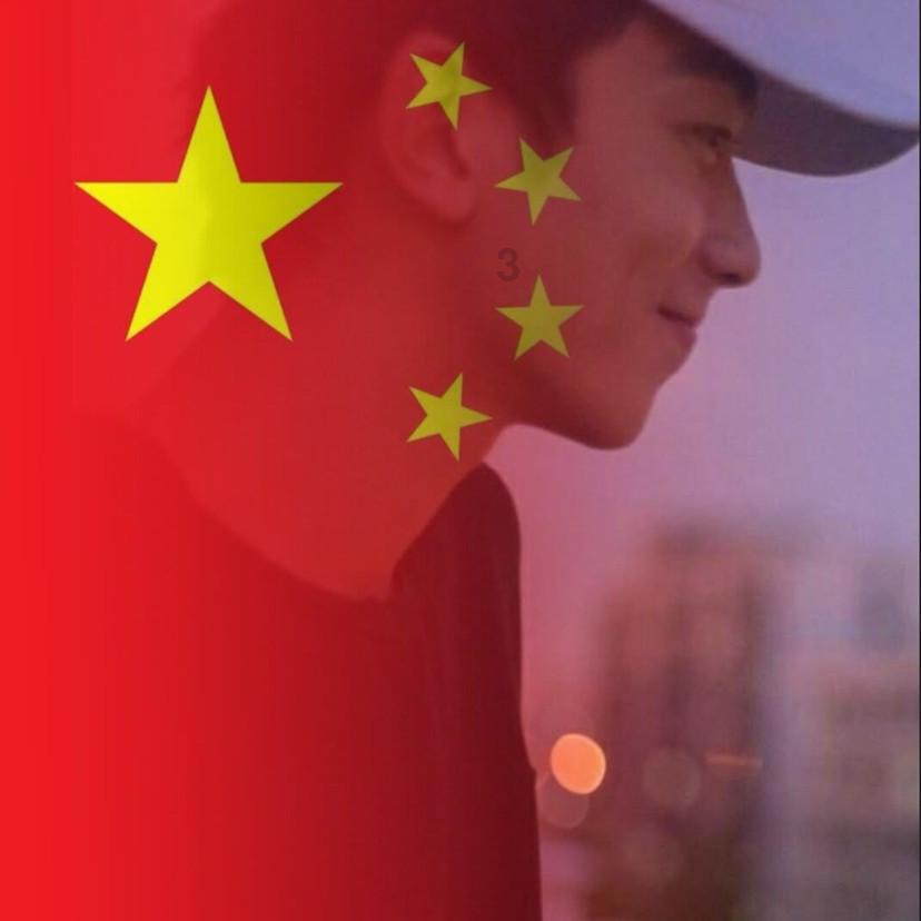 救援落湖男孩